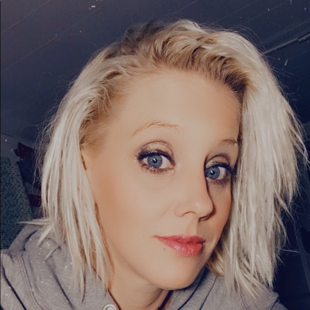 Meet your Posher, Carrie